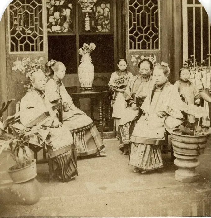Framed Print : Canton. Group of Chinese Ladies of Rank Framed Print : Canton. Group of Chinese Ladies of Rank