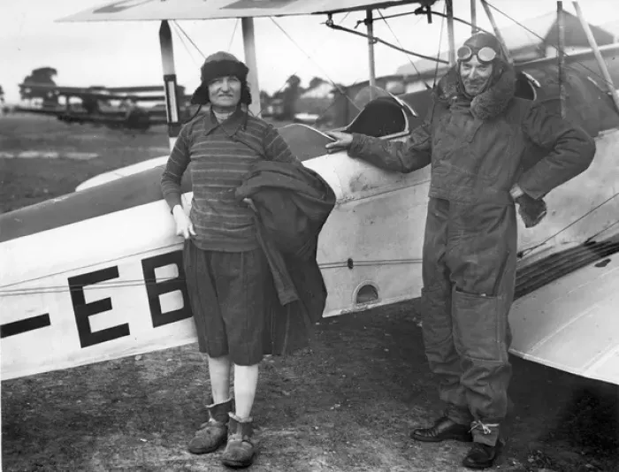 Framed Print : Capt Geoffrey de Havilland and Mrs Louie de Havilland Framed Print : Capt Geoffrey de Havilland and Mrs Louie de Havilland
