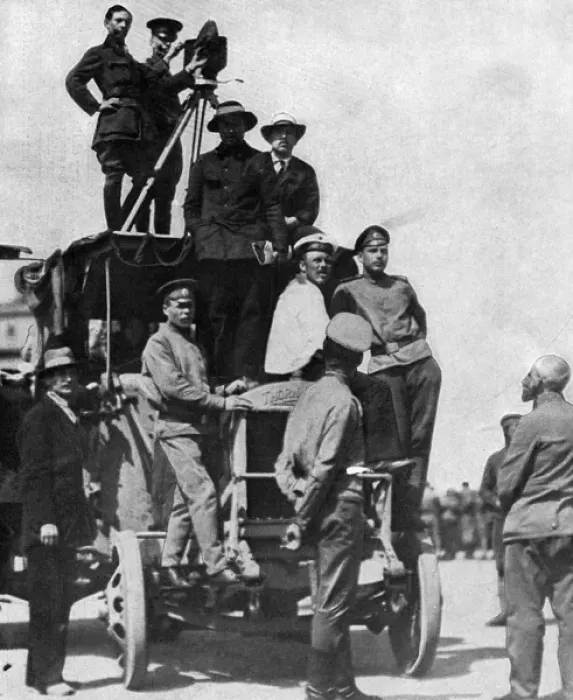 Framed Print : Captain Thompsons camera truck, Petrograd, Russia Framed Print : Captain Thompsons camera truck, Petrograd, Russia