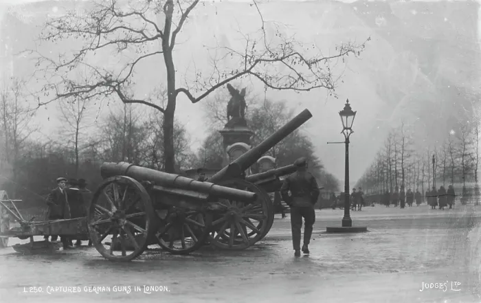 Framed Print : Captured German Guns in London Framed Print : Captured German Guns in London