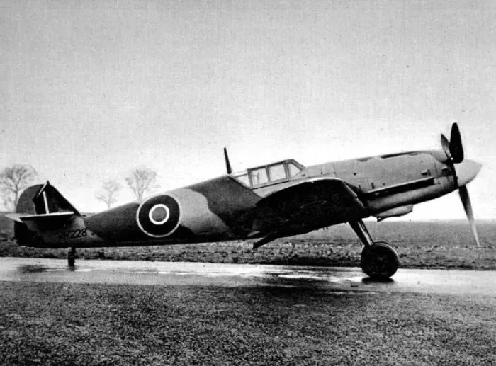 Framed Print : Captured Messerschmitt 109G, Britain; Second World War, 1944 Framed Print : Captured Messerschmitt 109G, Britain; Second World War, 1944