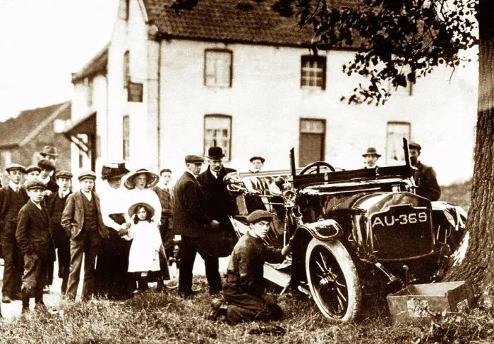 Framed Print : Car accident, Farnsfield, early 1900s Framed Print : Car accident, Farnsfield, early 1900s