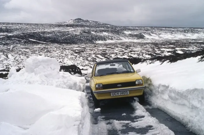 Framed Print : Car in the snow on Dartmoor, Devon Framed Print : Car in the snow on Dartmoor, Devon