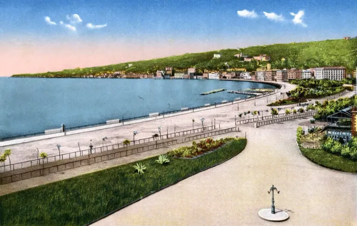 Framed Print : Via Caracciolo, a coastal road in Naples, Italy