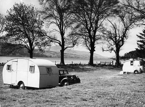A caravan site at Lake Pala, in Merionethshire, Wales. Date: 1950s