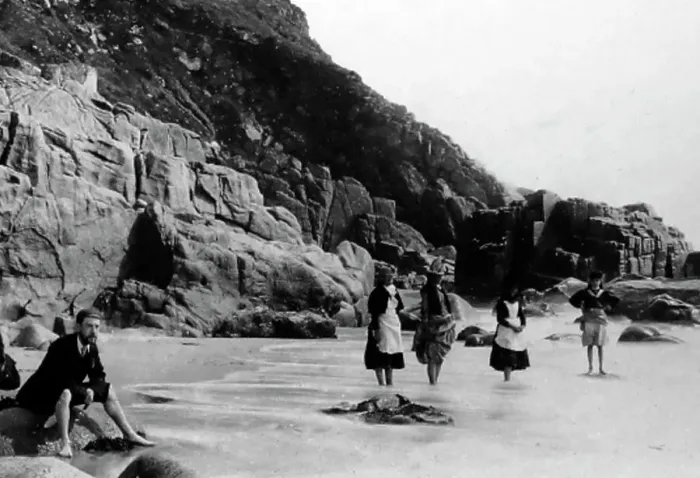 Framed Print : Carbis Bay, Cornwall, early 1900s Framed Print : Carbis Bay, Cornwall, early 1900s