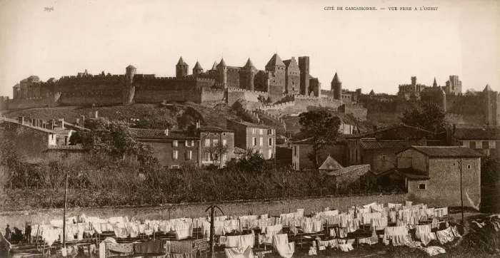 Framed Print : CARCASSONNE / FROM WEST Framed Print : CARCASSONNE / FROM WEST