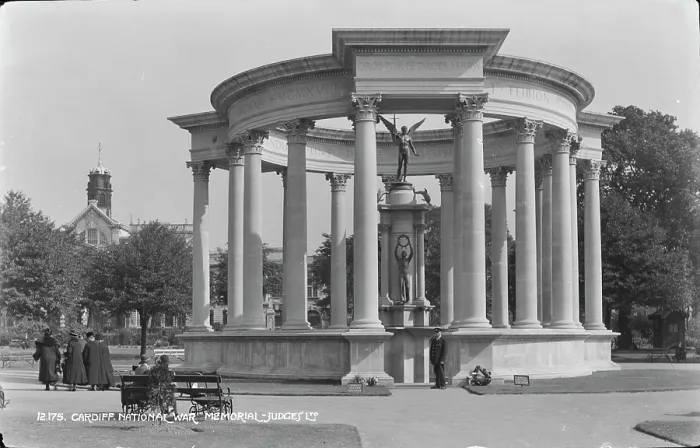 Framed Print : Cardiff National War Memorial Framed Print : Cardiff National War Memorial
