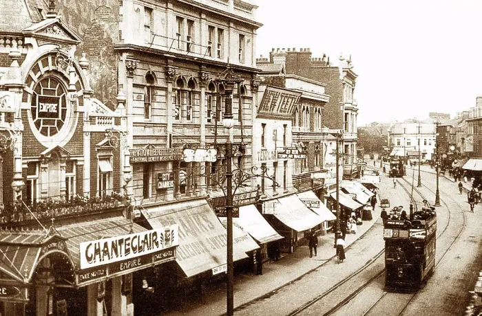 Framed Print : Cardiff Queen Street early 1900s Framed Print : Cardiff Queen Street early 1900s