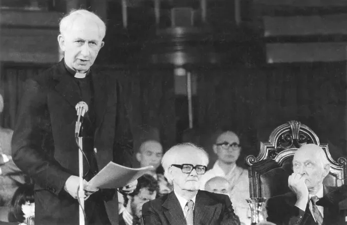 Framed Print : Cardinal Basil Hume and Fenner Brockway Framed Print : Cardinal Basil Hume and Fenner Brockway