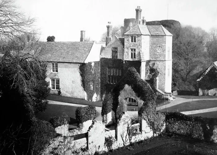 Framed Print : Caresbrooke Castle, Isle of Wight, Victorian period Framed Print : Caresbrooke Castle, Isle of Wight, Victorian period