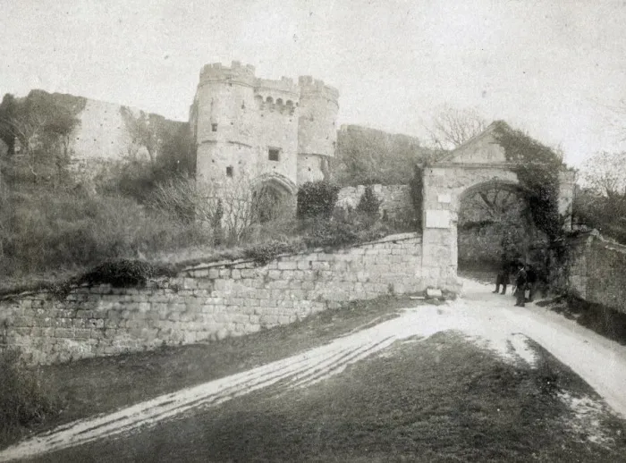 Framed Print : Carisbrooke Castle, Isle of Wight Framed Print : Carisbrooke Castle, Isle of Wight