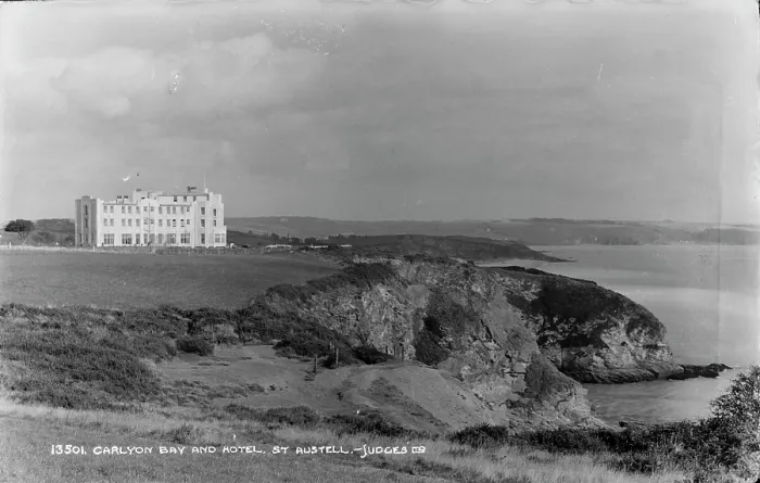 Framed Print : Carlyon Bay and Hotel Framed Print : Carlyon Bay and Hotel