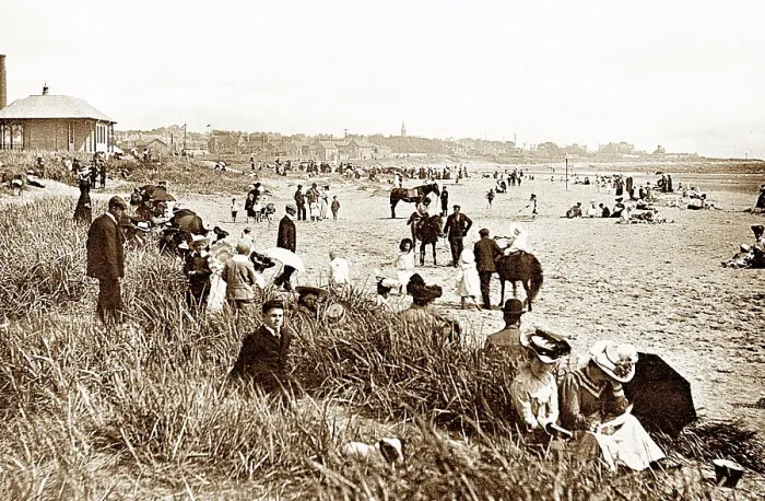Framed Print : Carnoustie Beach, Scotland, early 1900s Framed Print : Carnoustie Beach, Scotland, early 1900s