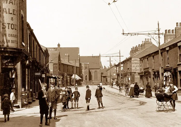 Framed Print : Carr House Road, Doncaster early 1900's Framed Print : Carr House Road, Doncaster early 1900's