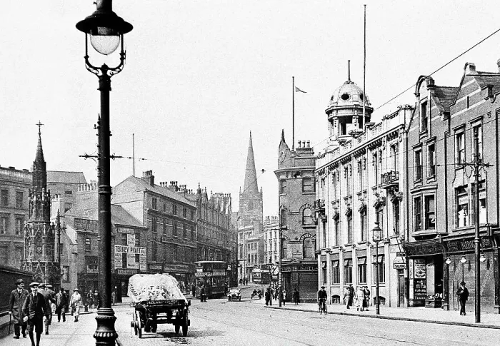 Framed Print : Carrington Street, Nottingham Framed Print : Carrington Street, Nottingham