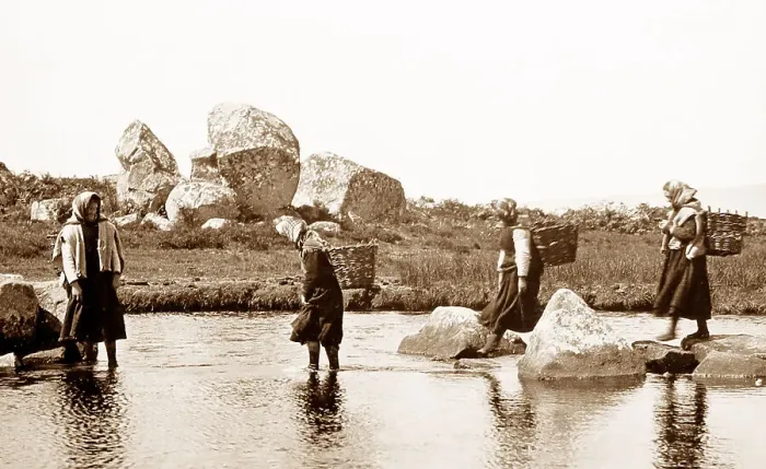 Framed Print : Carrying turf in creels, West of Ireland, early 1900s Framed Print : Carrying turf in creels, West of Ireland, early 1900s