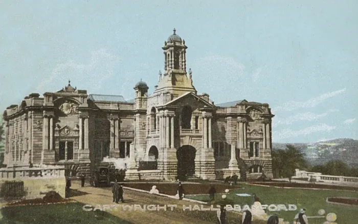 Framed Print : Cartwright Hall, Bradford, West Yorkshire Framed Print : Cartwright Hall, Bradford, West Yorkshire