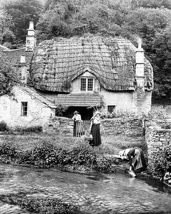 Framed Print : Castle Combe (rural idyll) Framed Print : Castle Combe (rural idyll)