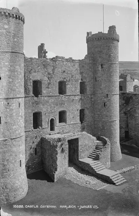 Framed Print : Castle Gateway, Harlech Framed Print : Castle Gateway, Harlech