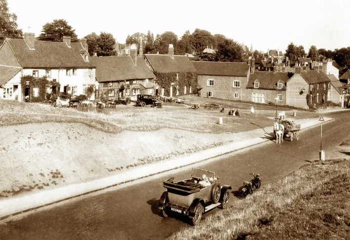Framed Print : Castle Green, Kenilworth early 1900's Framed Print : Castle Green, Kenilworth early 1900's