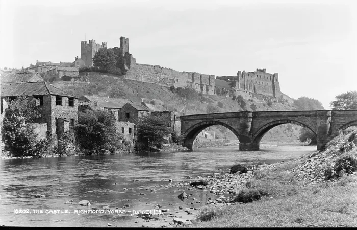 Framed Print : The Castle at Richmond