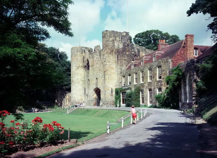 Framed Print : The Castle, Tonbridge Framed Print : The Castle, Tonbridge