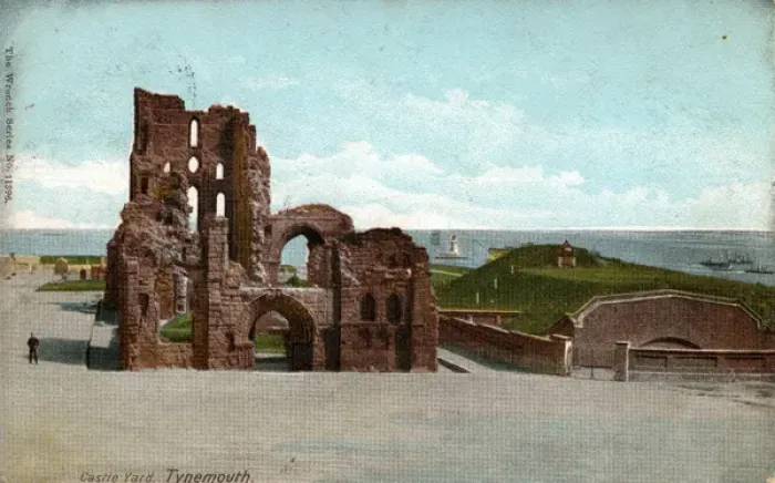 Framed Print : Castle Yard, Tynemouth, Northumberland