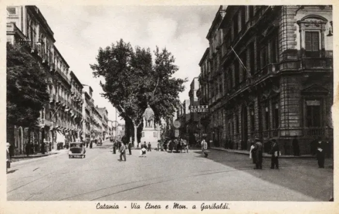 Framed Print : Catania, Via Etnea and Statue of Garibaldi Framed Print : Catania, Via Etnea and Statue of Garibaldi