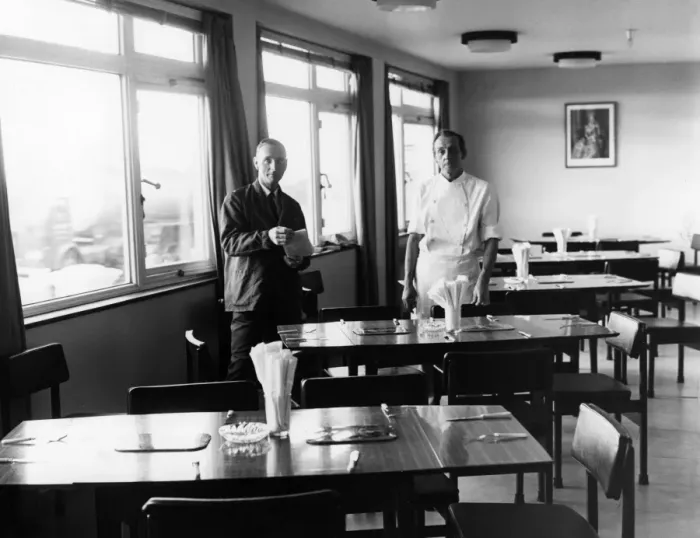 Framed Print : Catering staff at Convalescent Police Seaside Home, Hove
