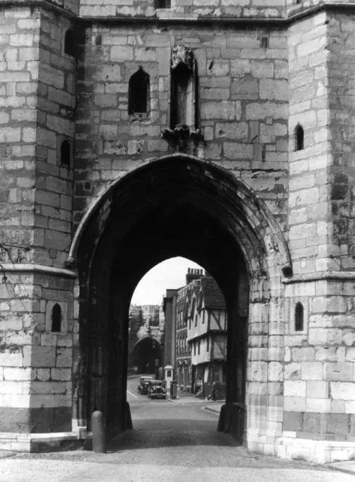 Framed Print : Cathedral Close, Lincoln Framed Print : Cathedral Close, Lincoln