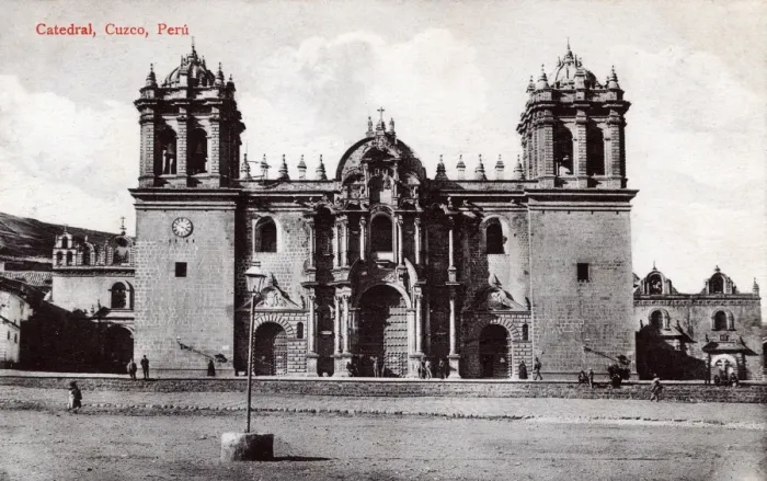 Framed Print : Cathedral in Cusco, Peru, South America Framed Print : Cathedral in Cusco, Peru, South America