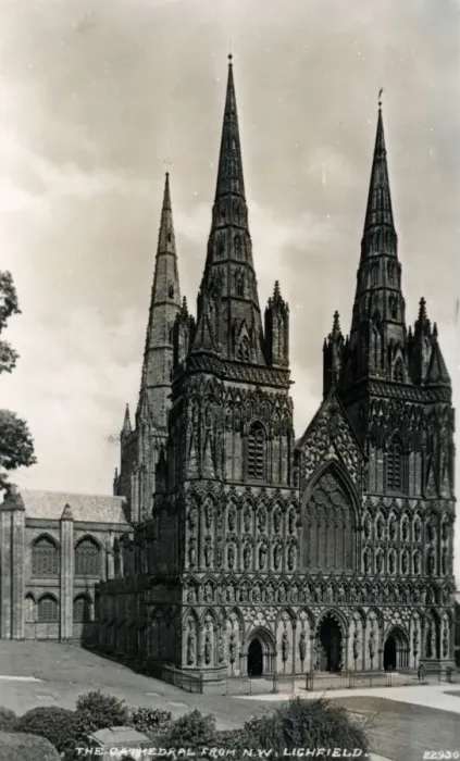 Framed Print : The Cathedral, Litchfield, Hampshire Framed Print : The Cathedral, Litchfield, Hampshire