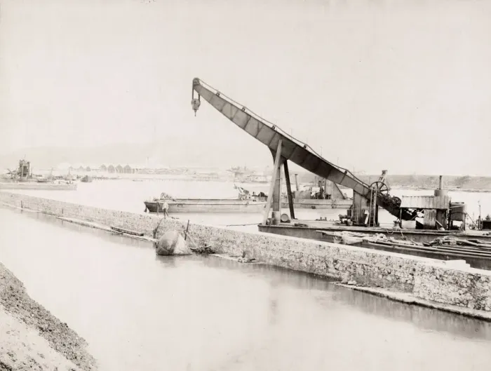 Framed Print : Caucasus, Tiflis, Tiblisi, Georgia, view of the docks Framed Print : Caucasus, Tiflis, Tiblisi, Georgia, view of the docks