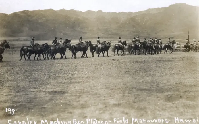 Framed Print : US Cavalry on manoeuvres, Oahu Island, Hawaii, USA Framed Print : US Cavalry on manoeuvres, Oahu Island, Hawaii, USA