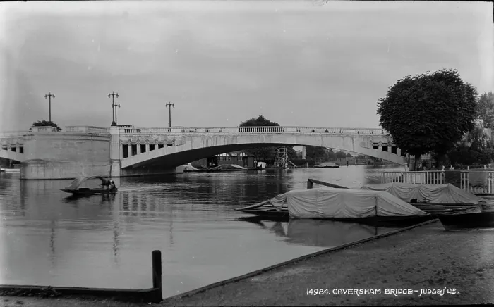 Framed Print : Caversham Bridge Framed Print : Caversham Bridge