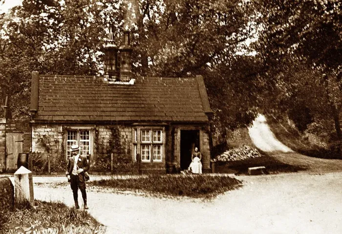 Framed Print : Cawthorne Toll Bar early 1900s Framed Print : Cawthorne Toll Bar early 1900s