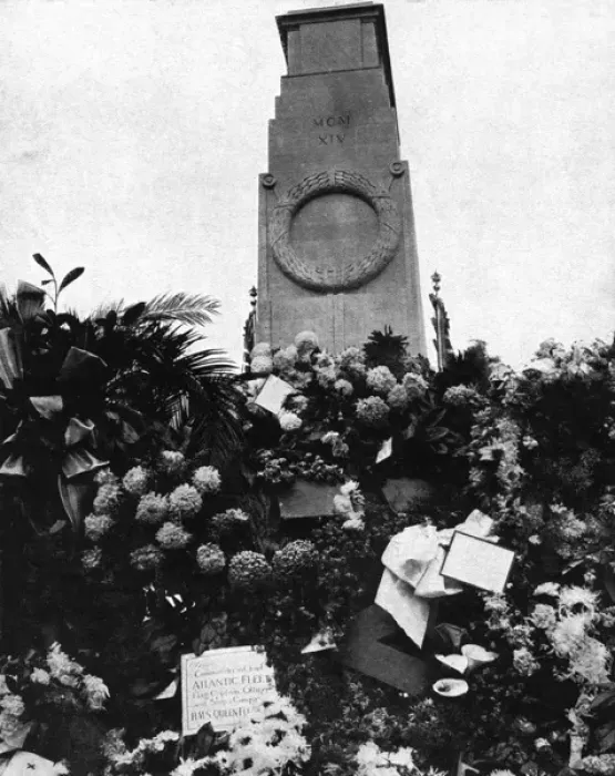 Framed Print : The Cenotaph covered in flowers, November 1920 Framed Print : The Cenotaph covered in flowers, November 1920