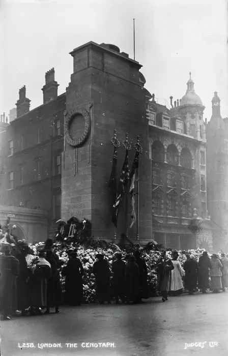 Framed Print : The Cenotaph in London Framed Print : The Cenotaph in London