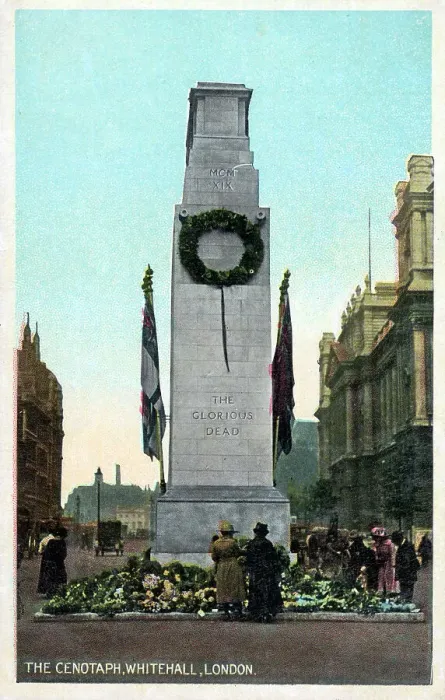 Framed Print : The Cenotaph, Whitehall, London Framed Print : The Cenotaph, Whitehall, London