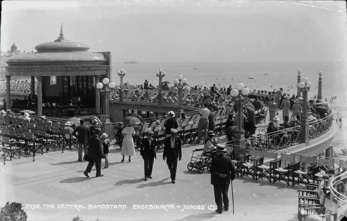 Framed Print : The Central Bandstand, Eastbourne Framed Print : The Central Bandstand, Eastbourne
