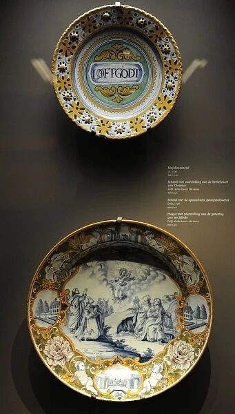 Ceramic. Plates decorated with scenes religious, 17th-18th ce