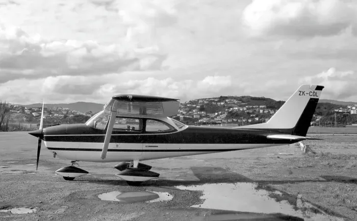 Framed Print : Cessna 172G Skyhawk ZK-COL Framed Print : Cessna 172G Skyhawk ZK-COL