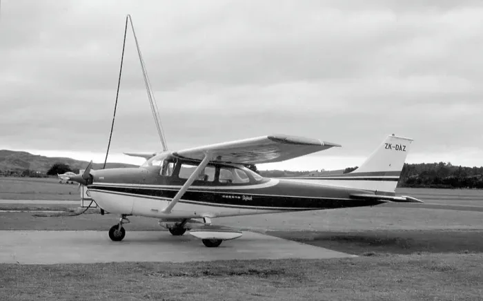 Framed Print : Cessna 172L Skyhawk ZK-DAZ Framed Print : Cessna 172L Skyhawk ZK-DAZ
