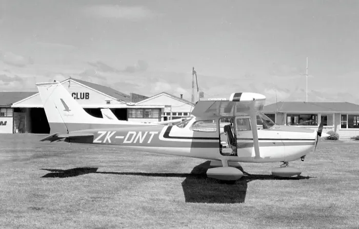 Framed Print : Cessna 172M Skyhawk ZK-DNT Framed Print : Cessna 172M Skyhawk ZK-DNT