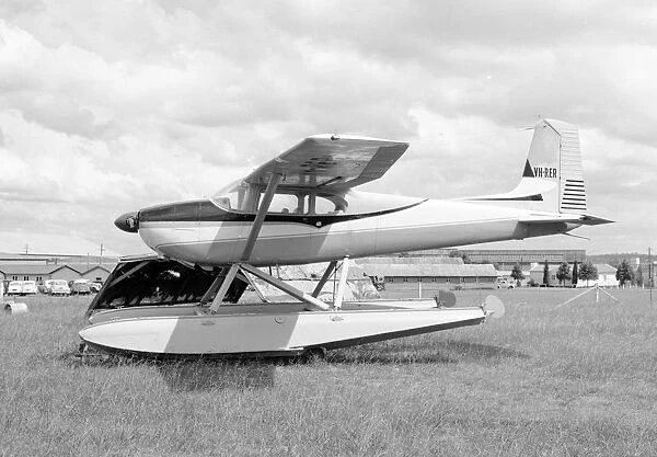 Cessna 180 float-plane VH-RER