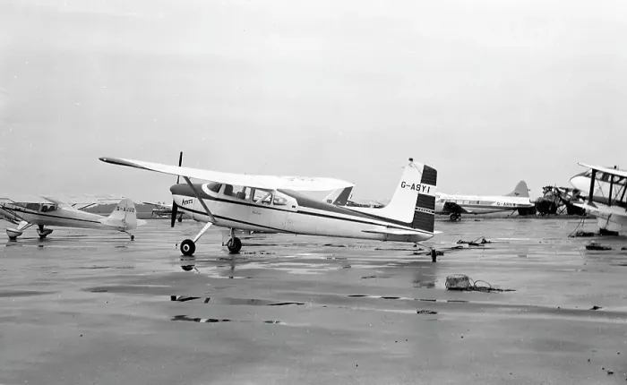 Framed Print : Cessna 180H Skywagon G-ASYI Framed Print : Cessna 180H Skywagon G-ASYI