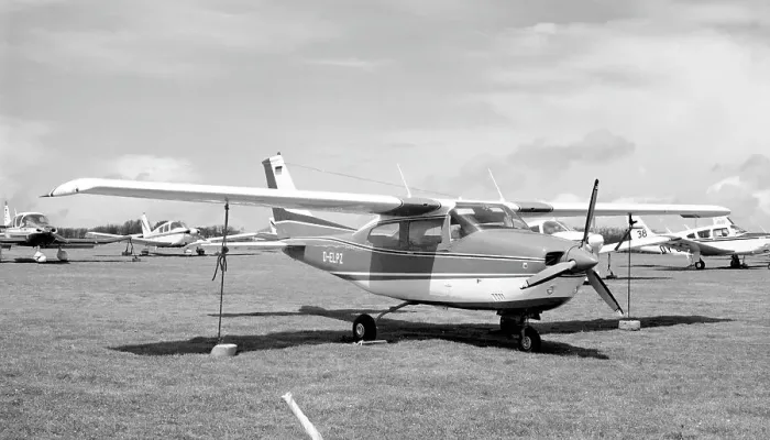 Framed Print : Cessna 210L Centurion D-ELPZ Framed Print : Cessna 210L Centurion D-ELPZ