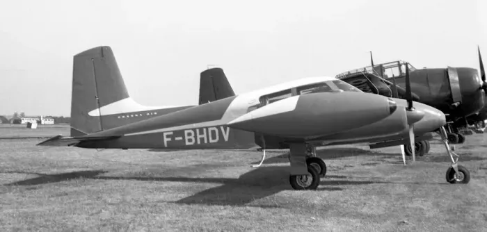 Framed Print : Cessna 310 F-BHDV Framed Print : Cessna 310 F-BHDV