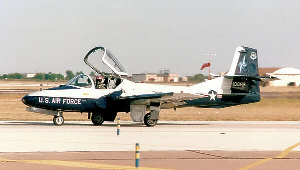Cessna T-37B 65-10825 (MSN 40904)